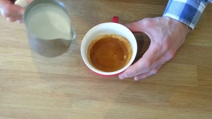 Wave heart Latte art | Hanging heart