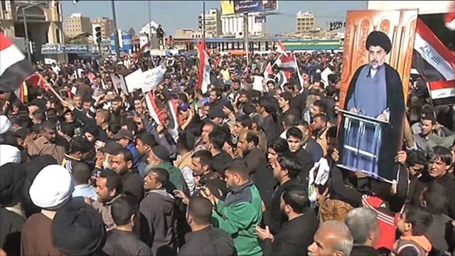 التيار الصدري يتظاهر مطالبا بتغيير شامل بالحكومة العراقية