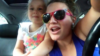 Очаровательный дуэт мамы и дочки покорил весь мир