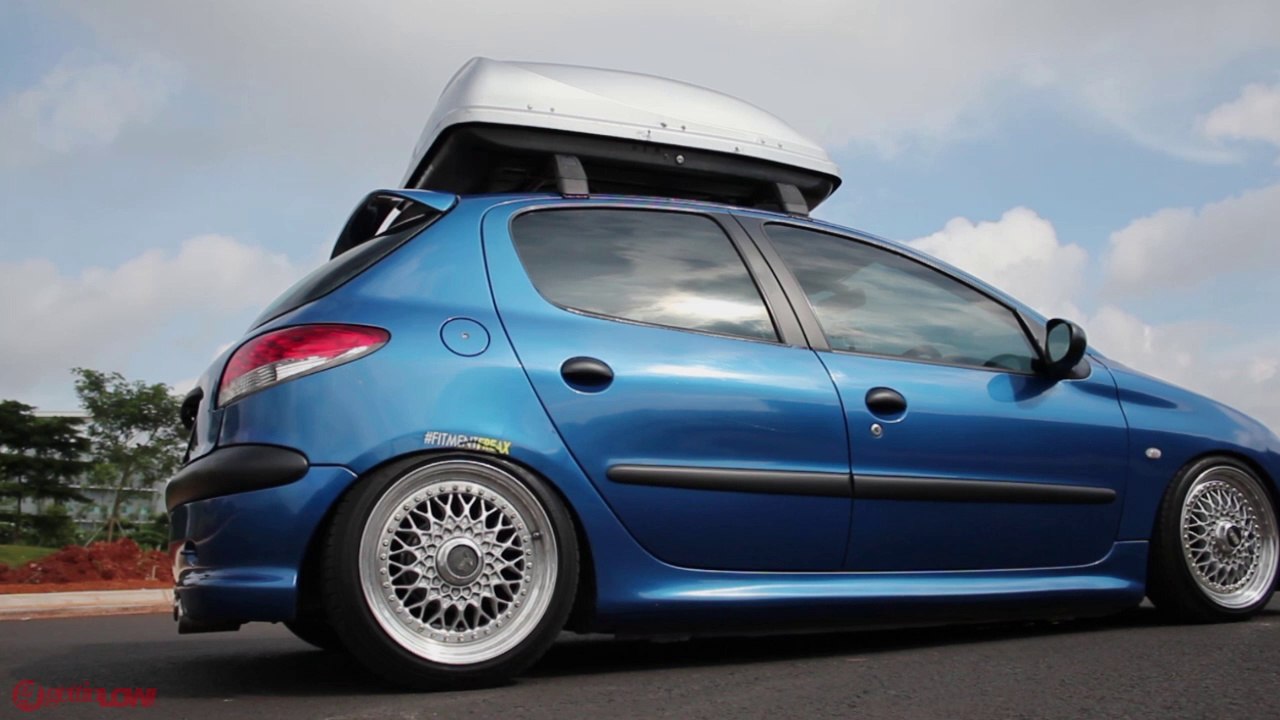 PEUGEOT 206