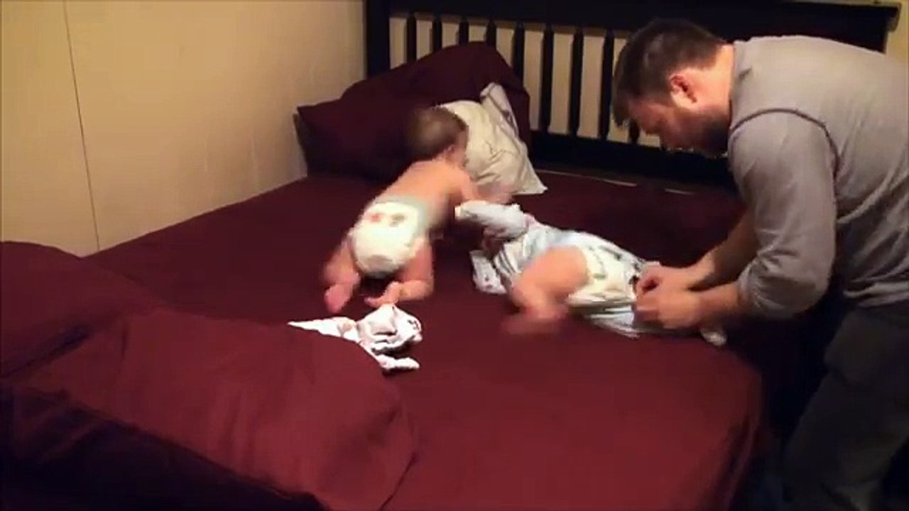 La battaglia di un papà per sistemare i suoi due gemelli