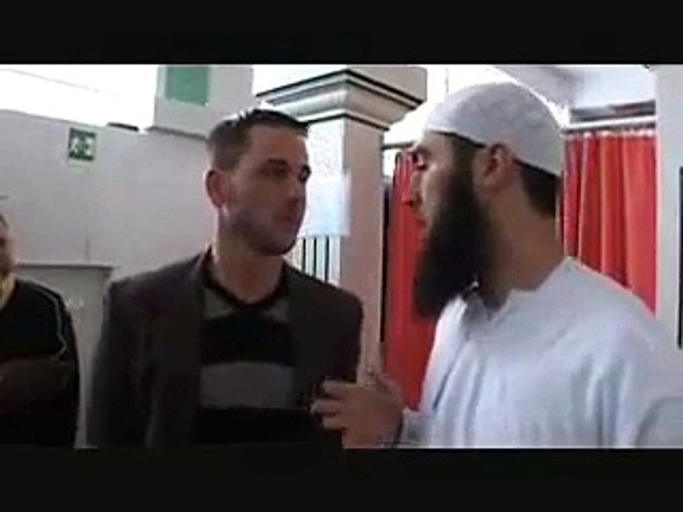 إعتناق اﻹسلام على ايدي احباب الدعوة والتبليغ في المانيا