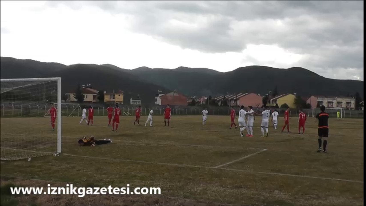 İznikspor Şükraniyespor'u 4 golle geçti