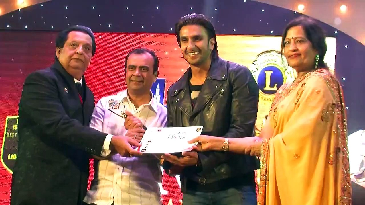 Ranveer Singh Wins The Best Male Actor Award At The 20th Lions Gold Awards 2014
