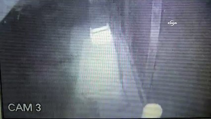Maskeli soyguncular güvenlik kamerasına yakalandı