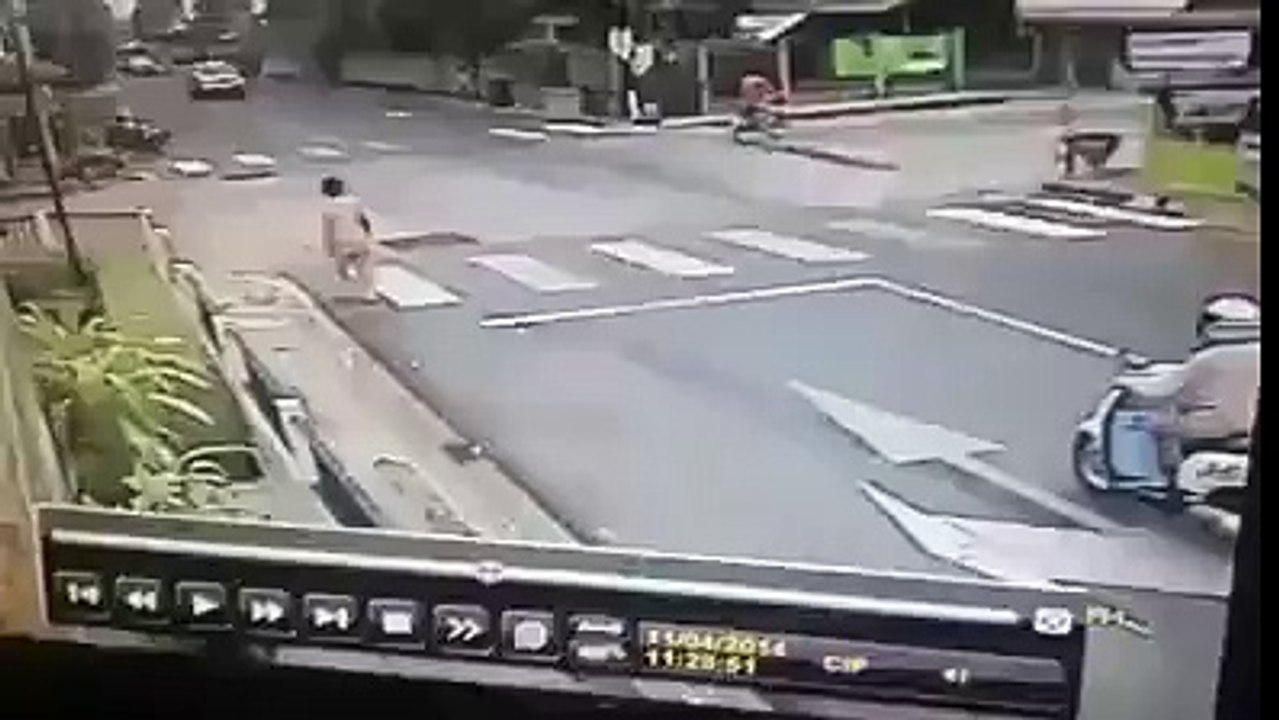 Inilah 'Alasan' Pengendara Harus Berhenti di Belakang Garis Zebra Cross