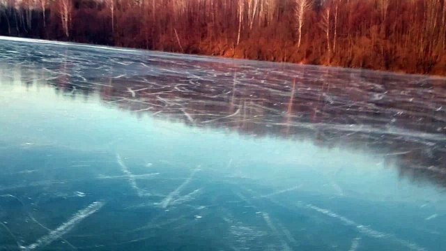 Катание на коньках по озеру Сынтул