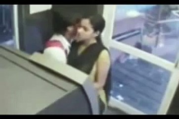 Pakistani Couple Scandal in Bank ATM Machine 2016