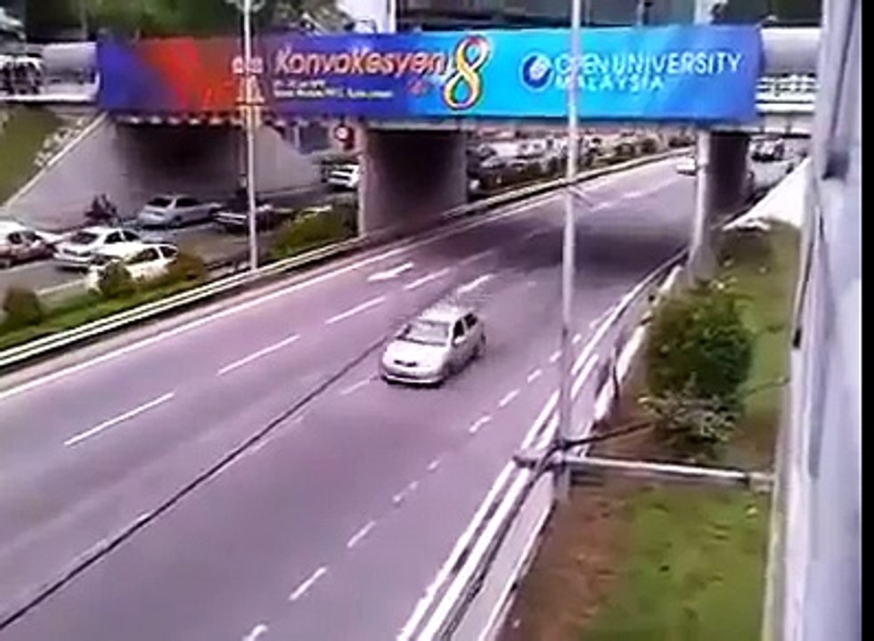 Уличные гонки в америке и мусора