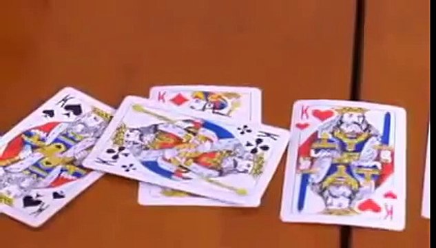 свингеры играют в карты на раздевание
