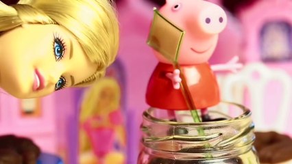 Свинка Пеппа. Мультик с игрушками. Побег от злой Малефисенты. Peppa Pig. Maleficent.