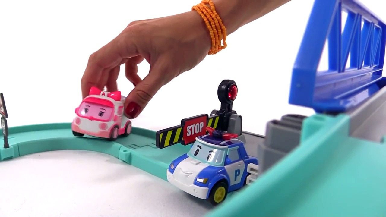 Мультик про машинки: Робокар Поли и друзья: Кирпич на дороге: Развивающий мультик из игрушек