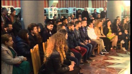 Rama si hoxha, "qentë le të lehin karvani ecën përpara"