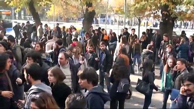 Yaşlı kadından gözaltına alınan öğrencilere: Okuyun, adam olun adam