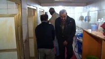 9 dil bilen profesör, asgari ücretle tuvalet temizliği yapıyor