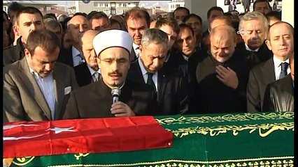 Oktay Vural, eşini gözyaşlarıyla uğurladı