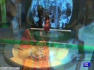 Aima Baig sings National Song 'Ae Rah-E-Haq', reduces crowd to tears Video