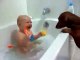 Мылыш принимает ванну и играет с собакой - ну очень заразительный смех