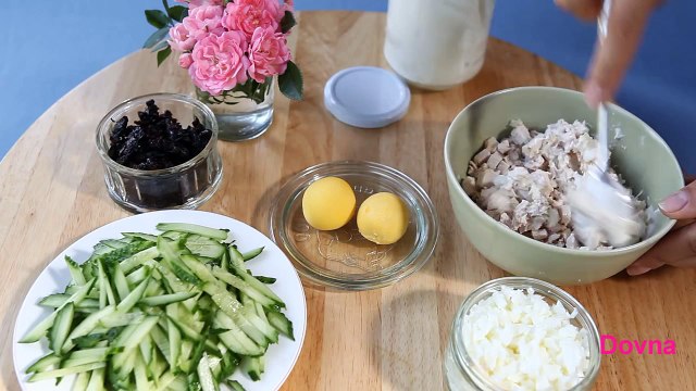 салат из курицы с огурцом и черносливом рецепт