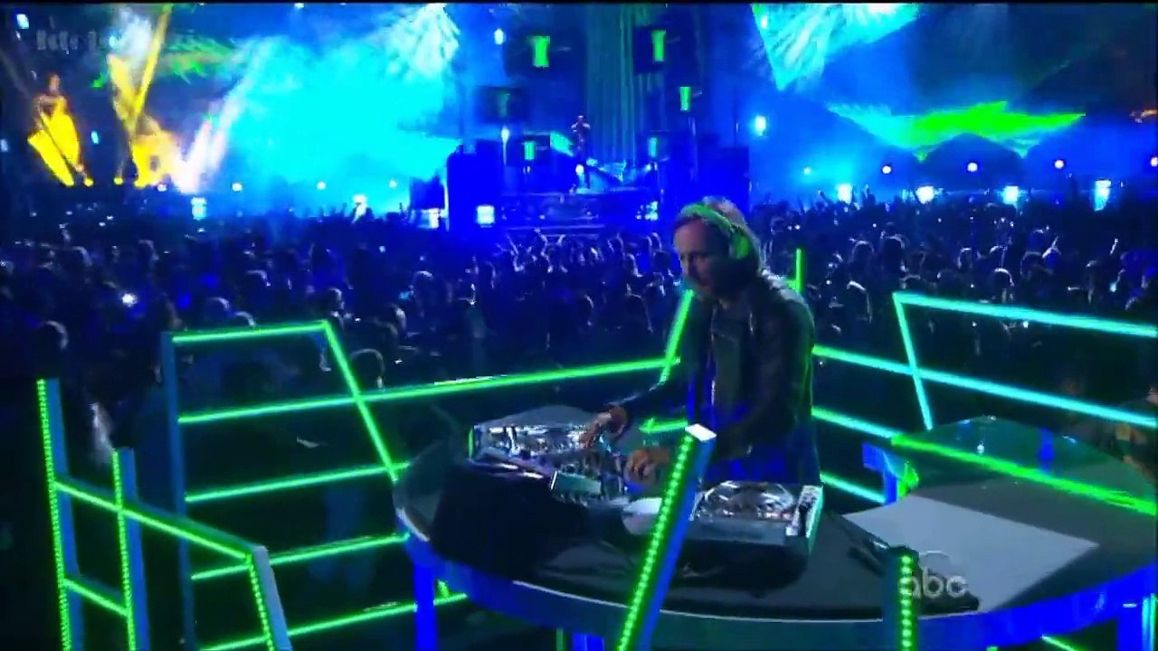 David Guetta play hard