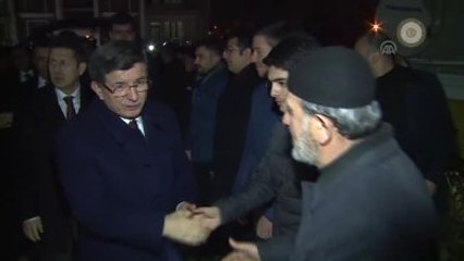Davutoğlu, Şehit Ailelerini Ziyaret Etti