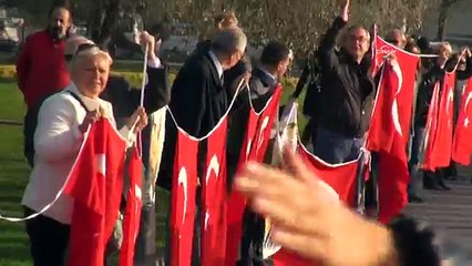 İnsan zinciri oluşturup Atatürk’ü andılar