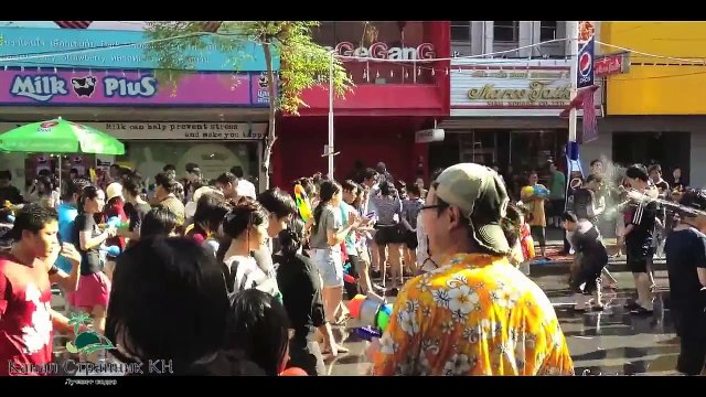Фестиваль воды Сонгкран в Тайланде- Songkran Water Festival