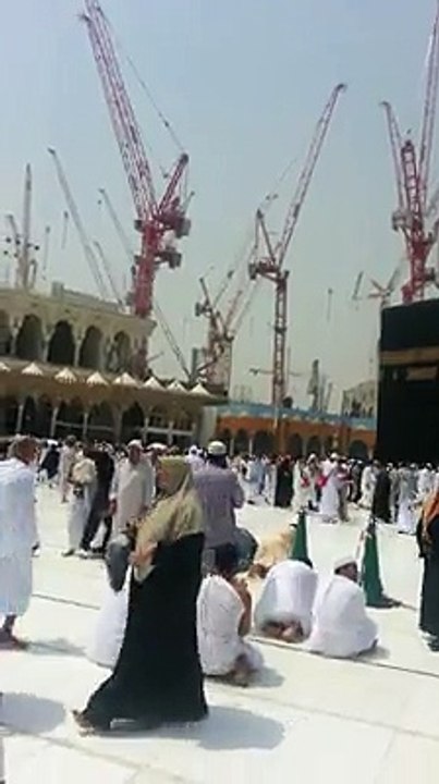 Masjid e Nimra ka sehan.