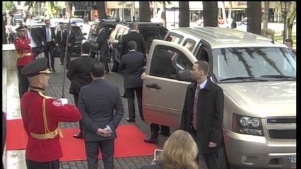 Mbërritja në Tiranë e John Kerryt. Pritet nga Nishani dhe Lu