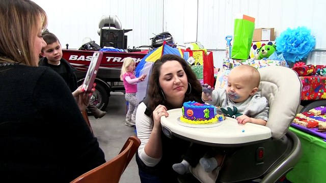 Premier anniversaire de bébé (Thug Life)