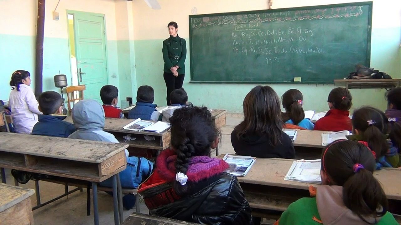 منهاج تربوي مزدوج في مناطق الاكراد في شمال شرق سوريا