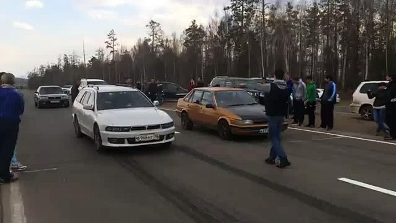 Уличные гонки на машинах 2014 на старых мицубиси
