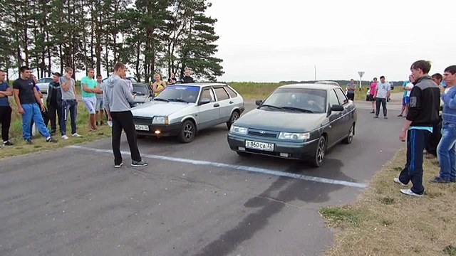 Уличные гонки на машинах 2015 ВАЗ 2109 против Лада 2110, тазы валят