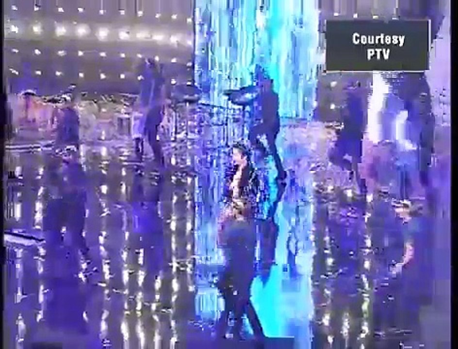 Theme Song of Pakistan Super League - PSLT20 2016 Ali Zafar Singing  علی ظفر کی پاکستان سپر لیگ کے موقع پر شاندار پرفارمنس