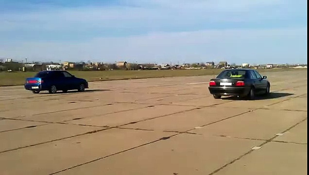 Уличные гонки на тюнингованых авто ВАЗ и БМВ 3