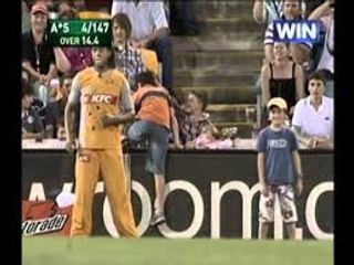 Andrew Symonds Lets Kids Do The Fielding
