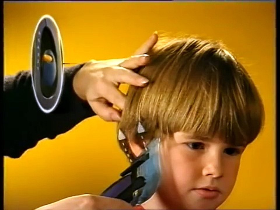 Kind / Junge bekommt Pottschnitt - Boy / Child gets bowlcut bowl cut 80er / 90er