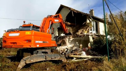 Criel/Mer : destruction d'une maison en bord de falaise