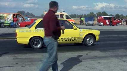BMW E30 M20 Vs. Chevrolet Camaro