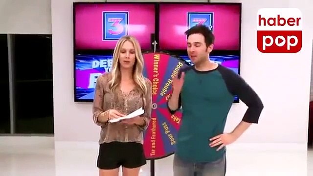 Canlı Yayında Genç Kızın İç Çamaşırını Yırttı