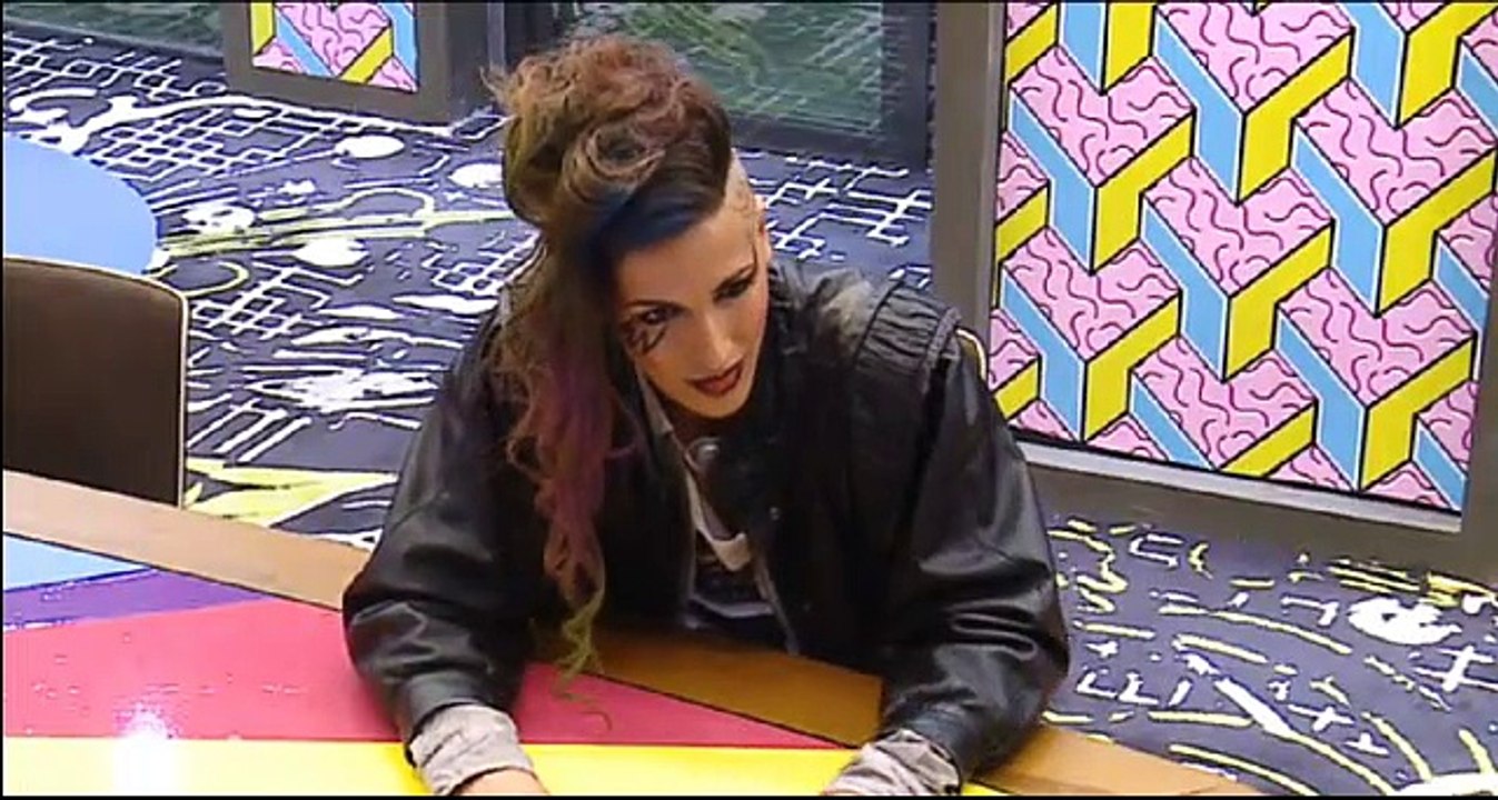 שי חי תוקף את אסתי-לי וקורא לה צבועה על לא עוול בכפה