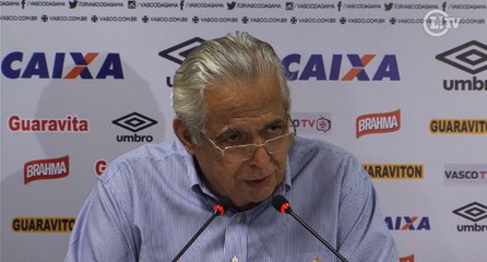 Eurico tira onda após vitória sobre o Fla: 'Acendi um charuto'