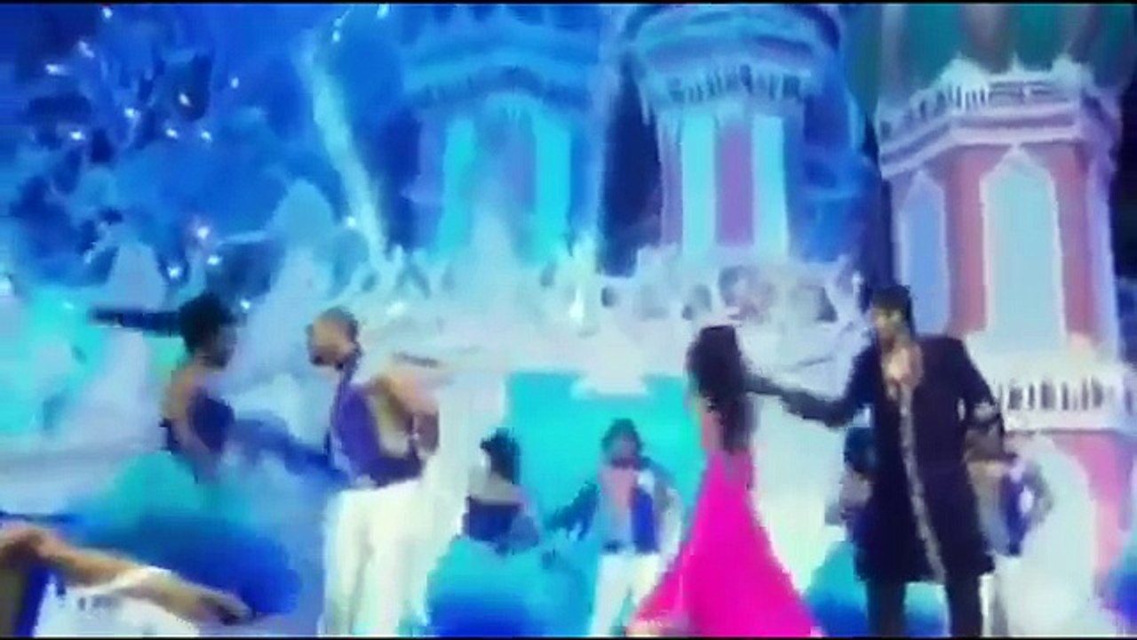 Drashti Dhami as Dancer VM