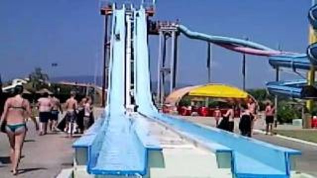 Acqua Village Cecina piscina kamikaze amazing funny movie Toscana Italia