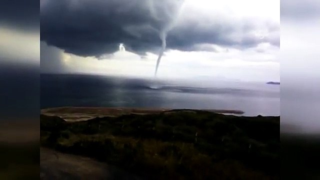 Denizde oluşan dev hortum kamerada