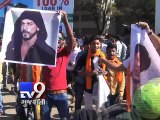 Stones pelted on Shahrukh Khan's car; miscreants chanted Jai Shri Ram - Tv9 Gujarati