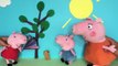Peppa Pig Swimming Toys Episode- Peppa swimming in the paddling pool! English!