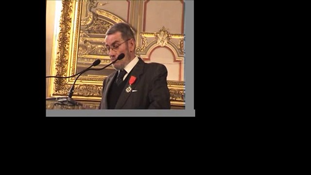 Remise des insignes de la Légion d'Honneur par Stéphane Hessel