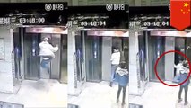 エレベーターにキック→落下