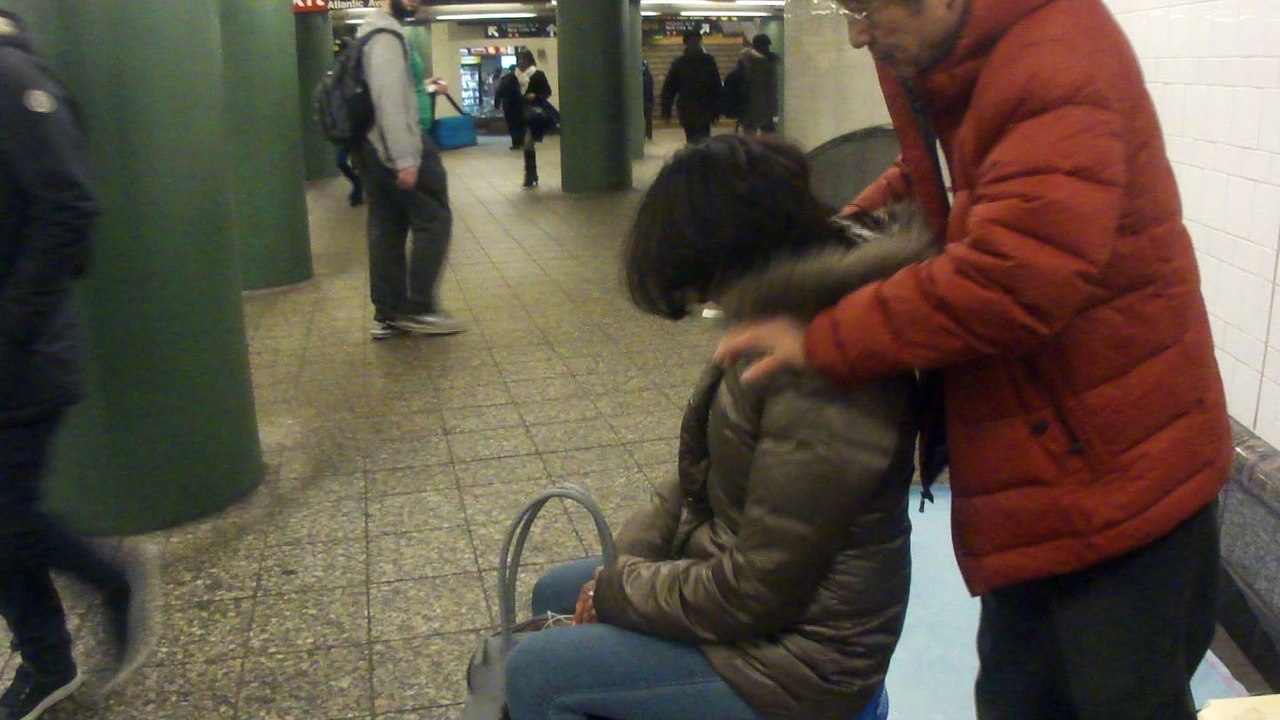 310  Subway massage 地下按摩